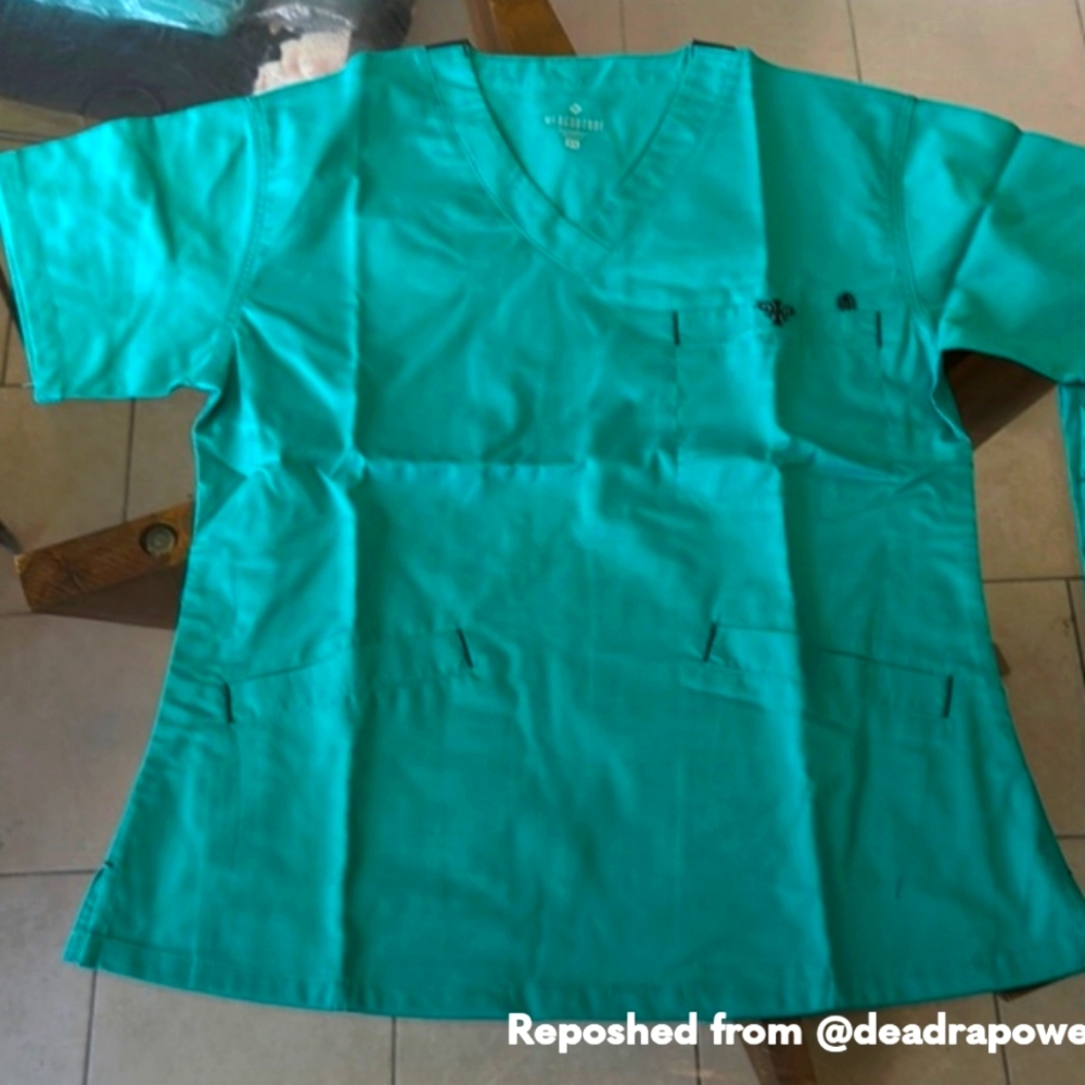 Med Couture spearmint/charcoal Scrub Top ONLY Signature Collection